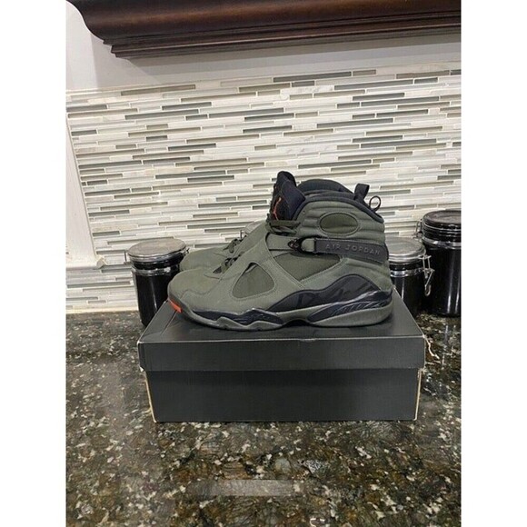 Air Jordan 8 Retro "TF Undefeated" (Size: 14, Color: Sequoia/Black/Orange) - Picture 4 of 16